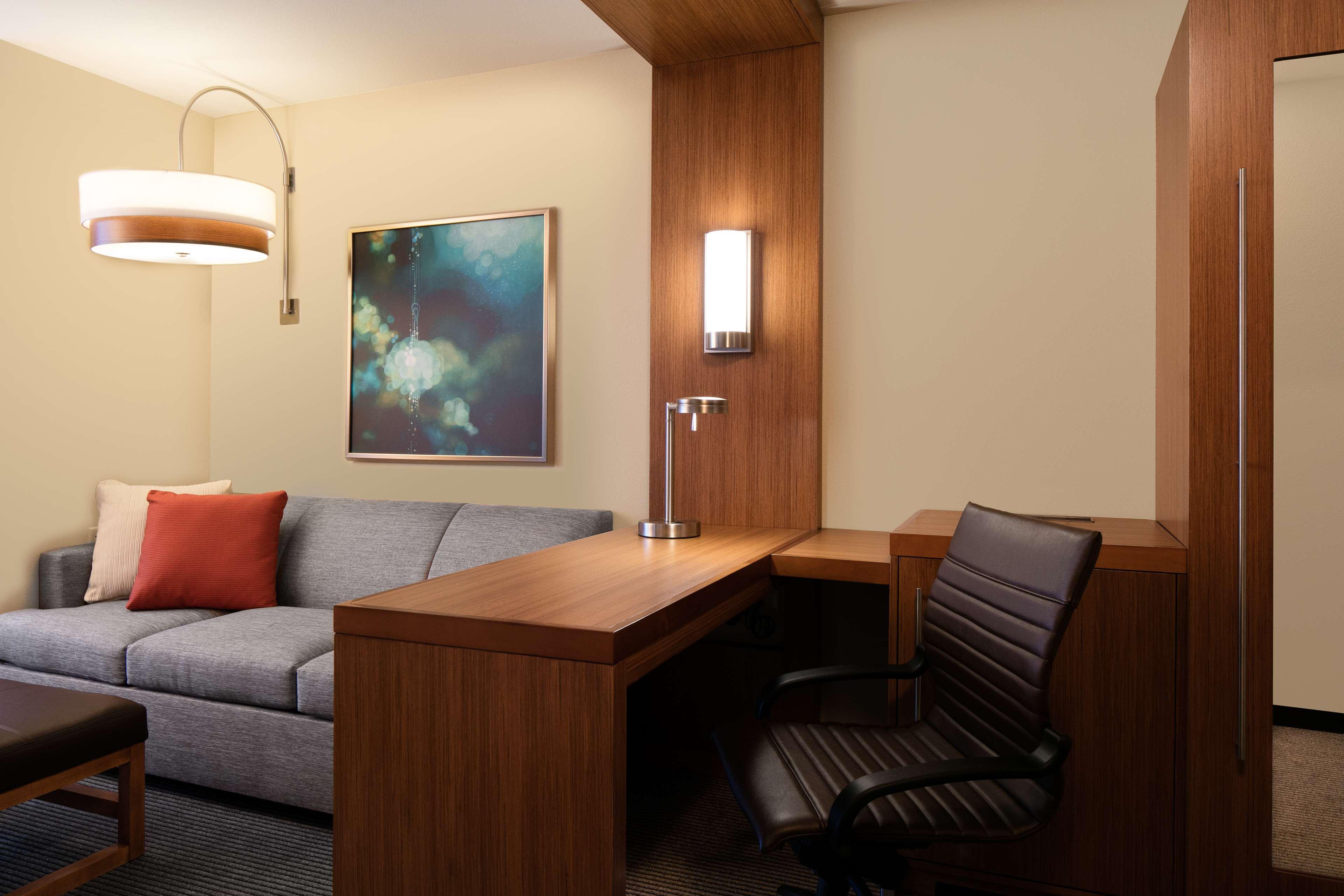 Hyatt Place Kansas Center Hotel 3*