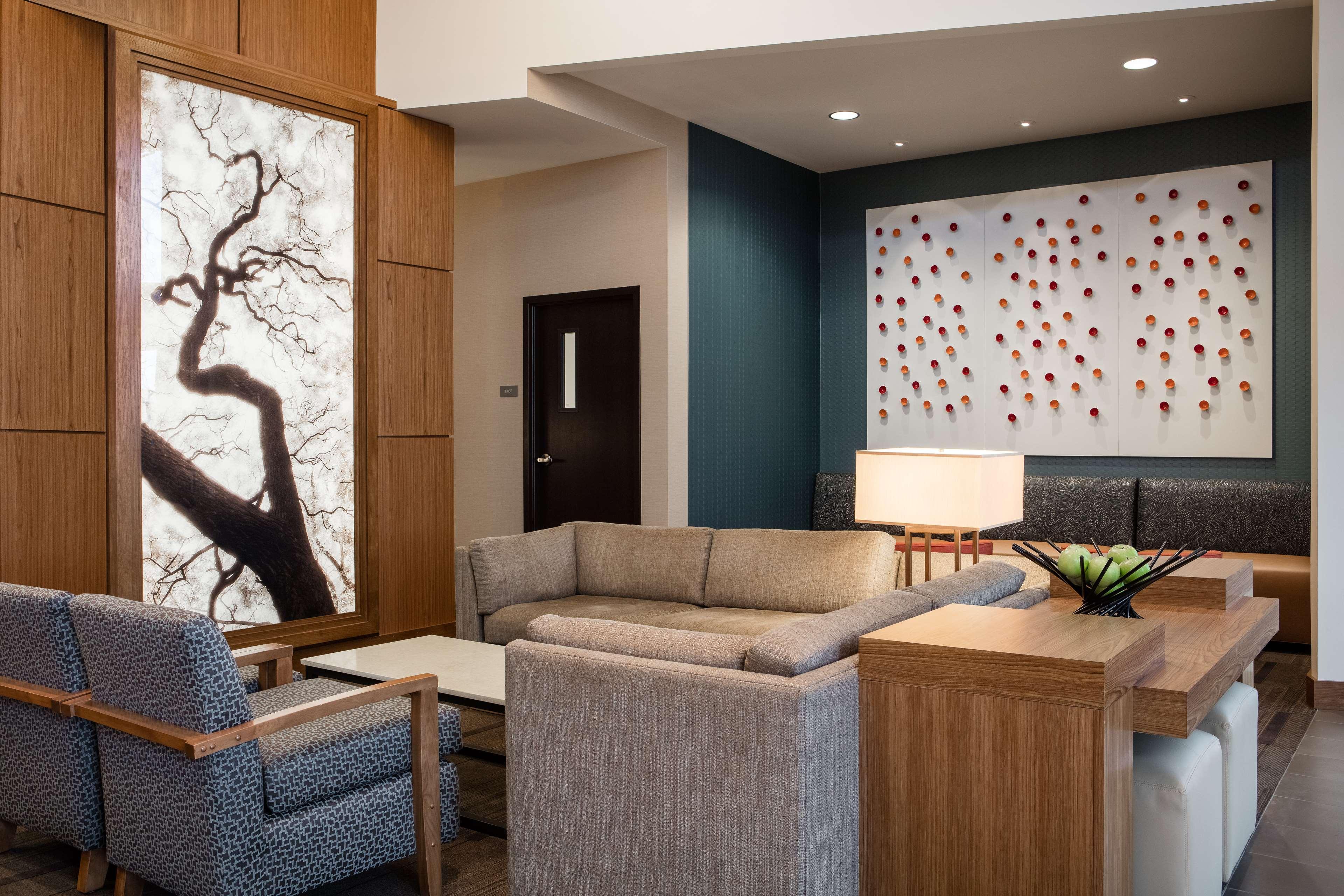 Hyatt Place Kansas Center Hotel 3*