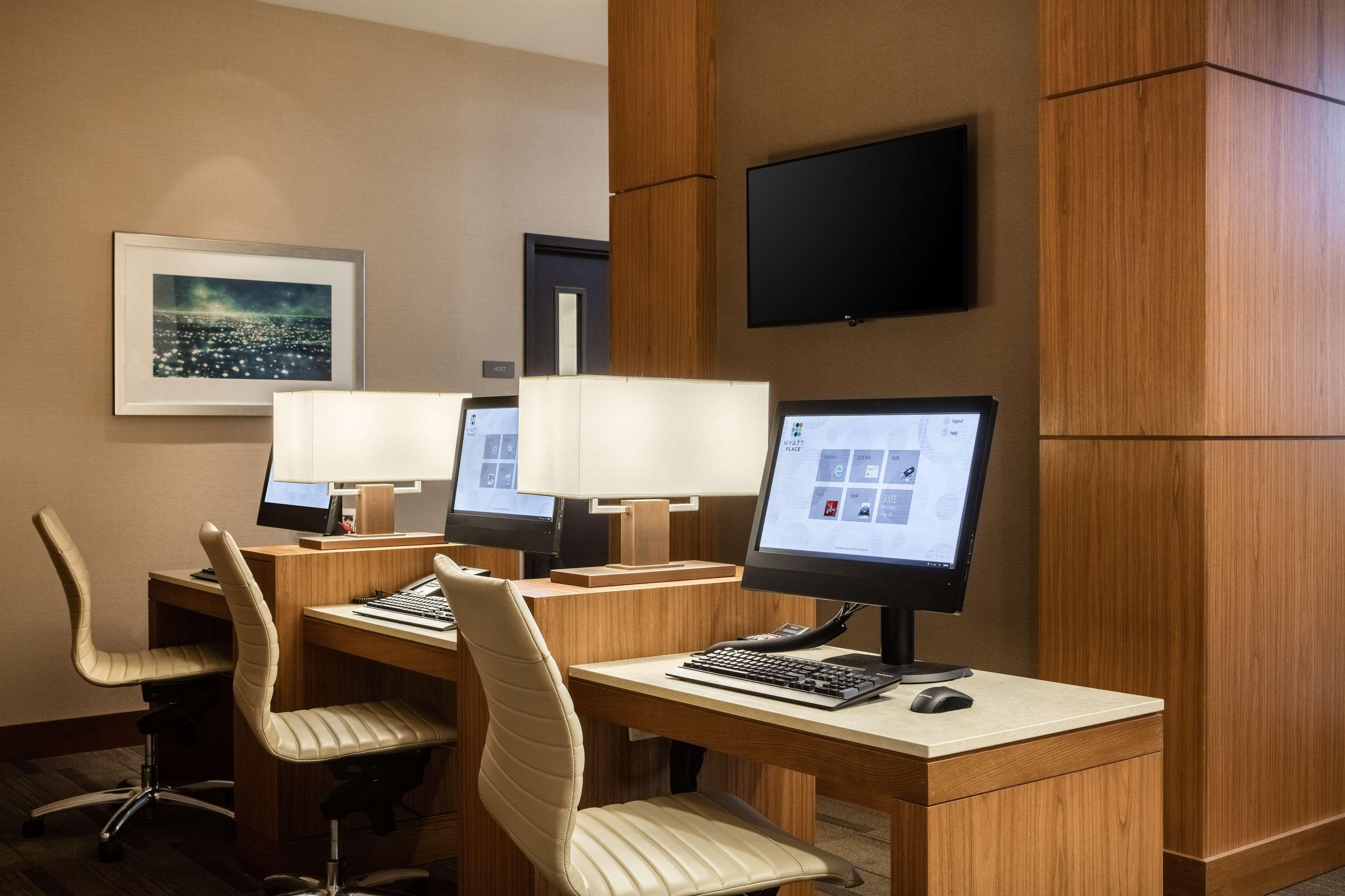 Hyatt Place Kansas Center