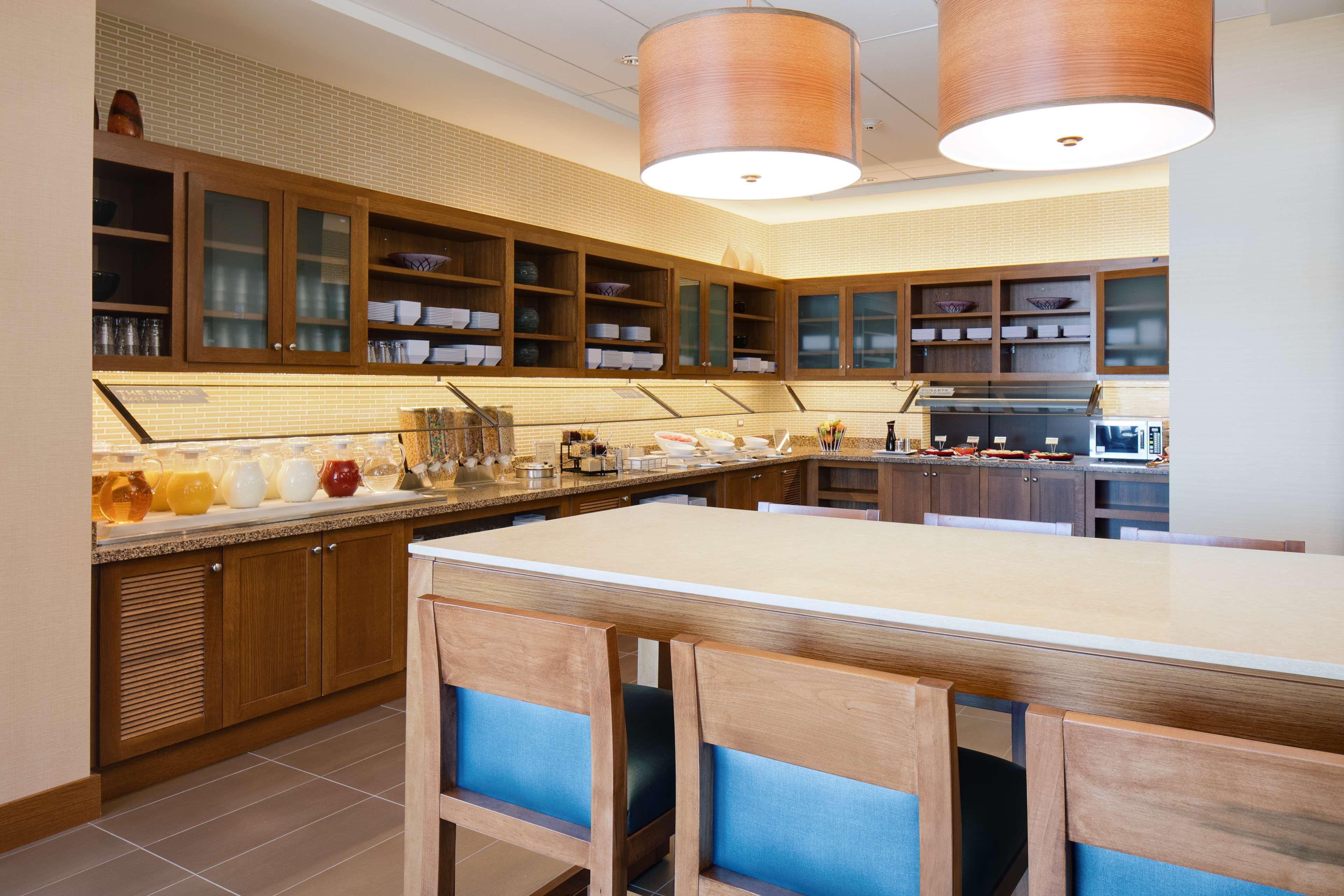 Hyatt Place Kansas Center Hotel 3*