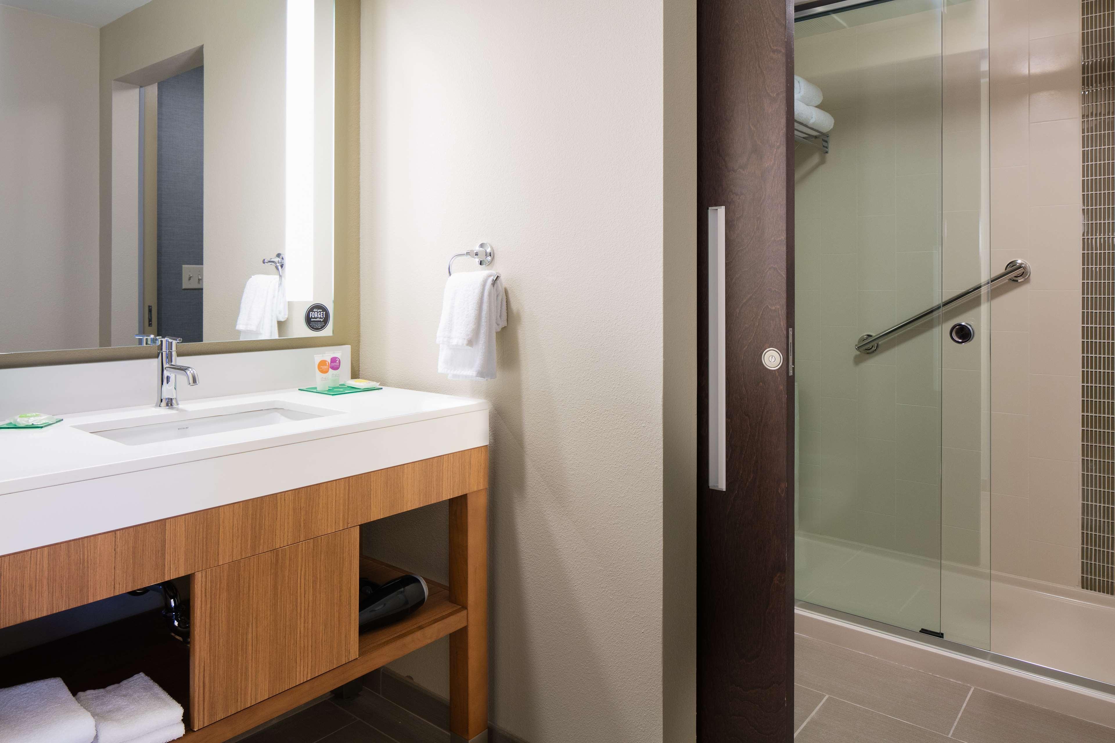 Hyatt Place Kansas Center Hotel